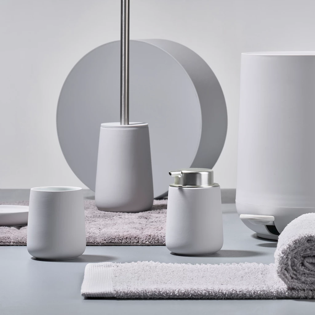 Nova toalettbørste, hvit matt Nova toalettbørste, hvit matt